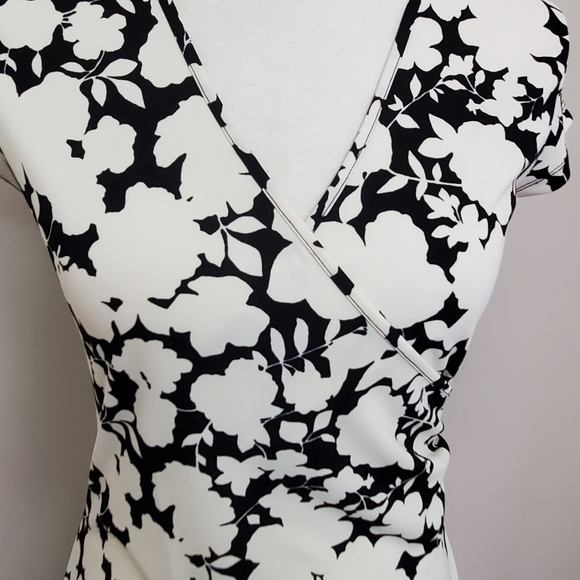 💥3/$25💥 Rena Rowan Floral Dress - Picture 3 of 9